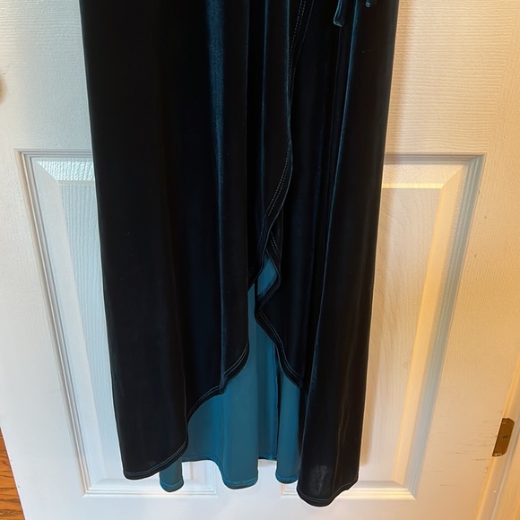BHLDN from Anthropologie Velvet Wrap dress in emerald green - Picture 7 of 9